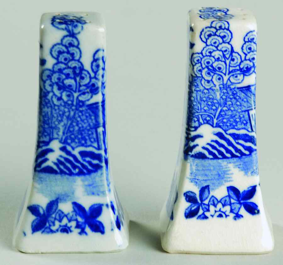 Blue Willow Salt & Pepper Set by House of Blue Willow-1