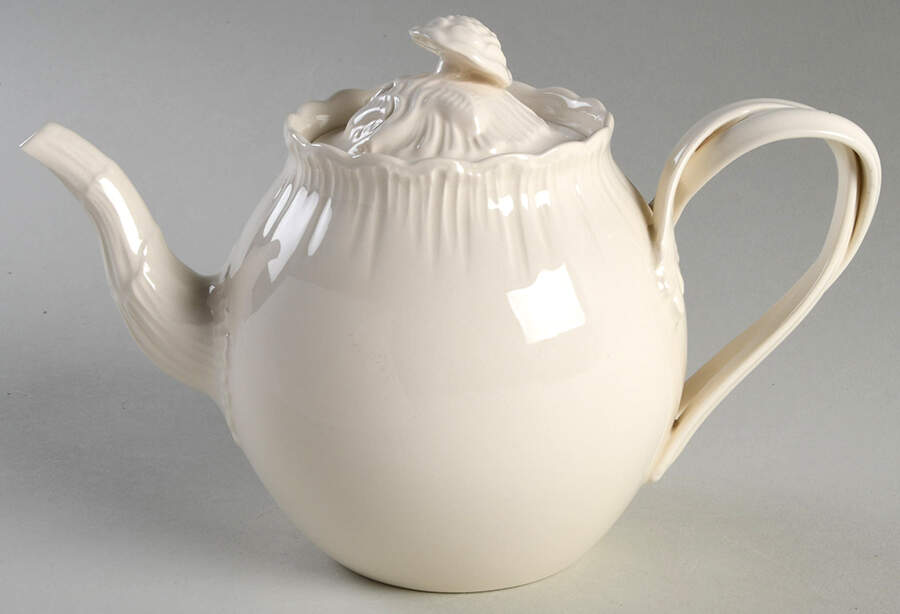 Shell Edge Small Teapot & Lid by Hartley Greens-1
