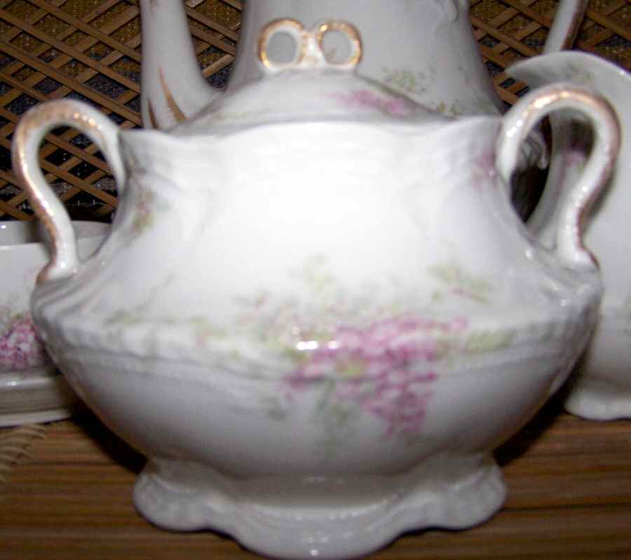 Schleiger 332 Sugar Bowl & Lid by Haviland-1