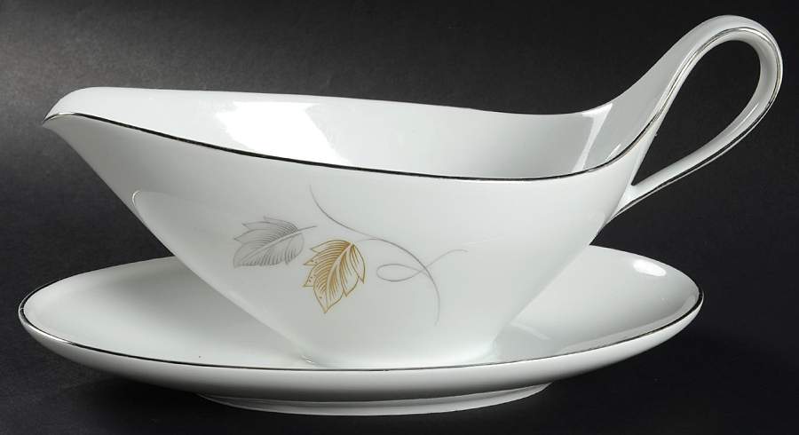 Reverie Gravy Boat with Attached Underplate by Heinrich - H&C-1