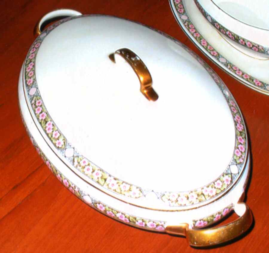 HUT765 Oval Covered Vegetable by Hutschenreuther-1
