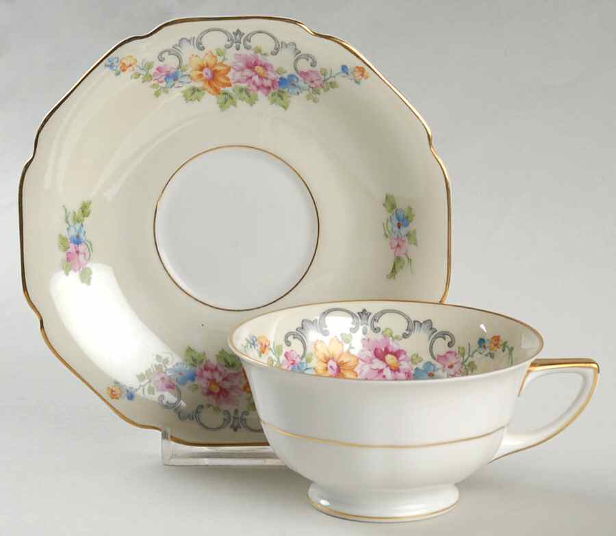 HC601 Footed Cup & Saucer Set by Heinrich - H&C-1