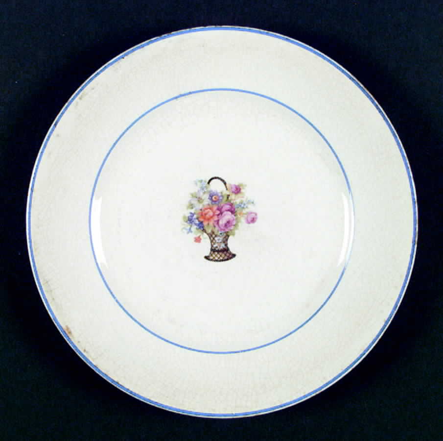 K2413 Dinner Plate by Homer Laughlin -1