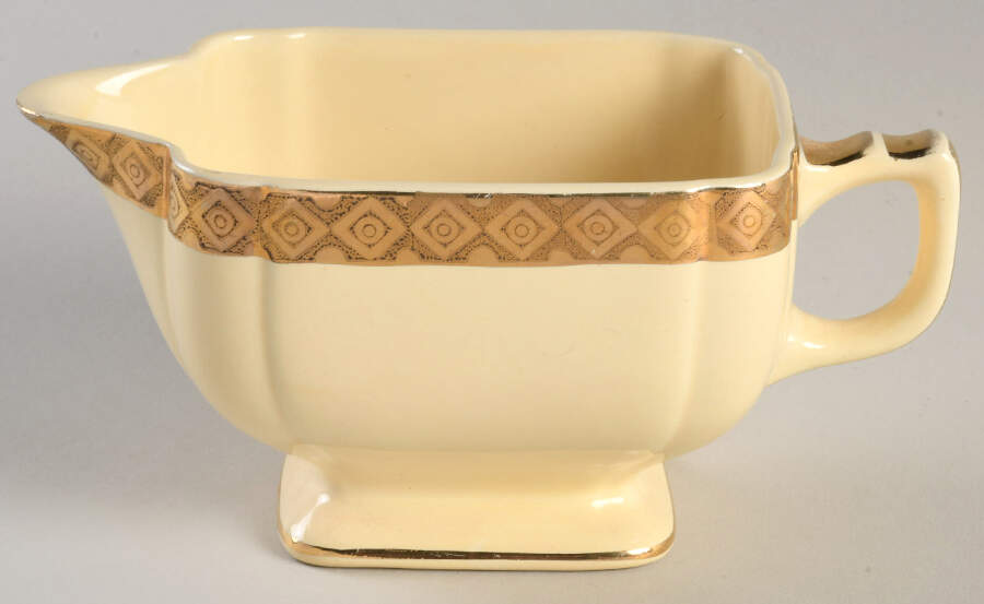 Y162 Creamer by Homer Laughlin -1