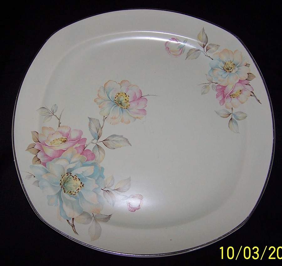 J6-J106 Dessert/Pie Plate by Homer Laughlin -1
