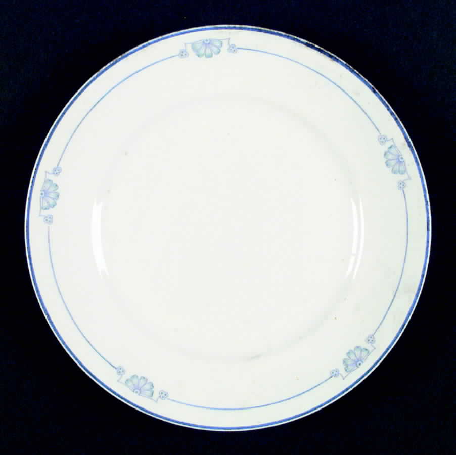 La Salle Dinner Plate by Homer Laughlin -1