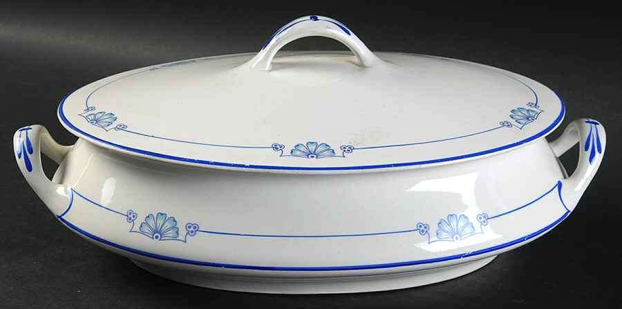La Salle Oval Covered Vegetable by Homer Laughlin -1