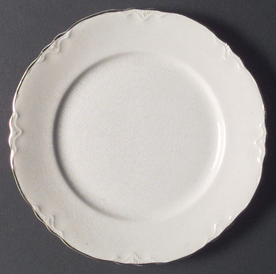 W617 Dinner Plate by Homer Laughlin -1