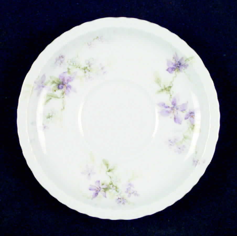 H1076 Saucer by Haviland-1