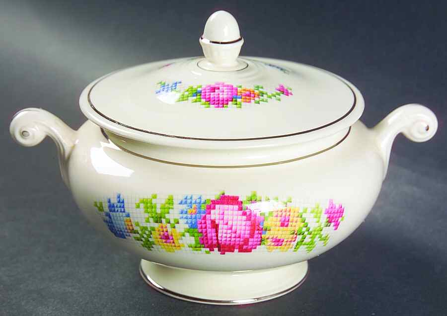 N1585 Sugar Bowl & Lid by Homer Laughlin -1