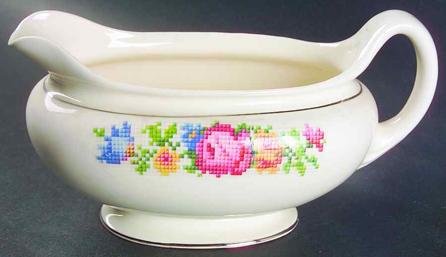N1585 Gravy Boat by Homer Laughlin -1