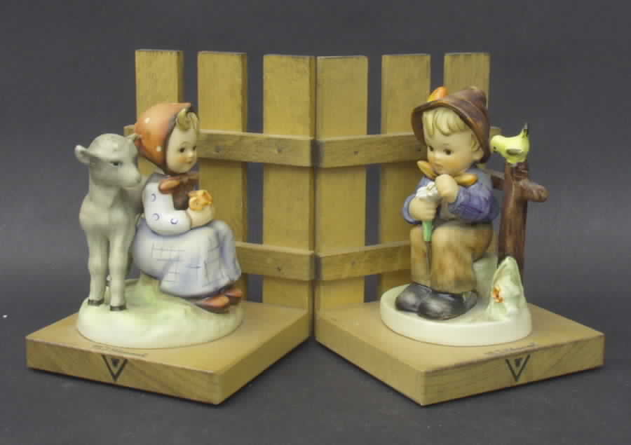 Good Friends-She Loves Me-Not Bookends Tm3-She Loves Me, She Love Me Not!-B - Boxed by M.I. Hummel-1