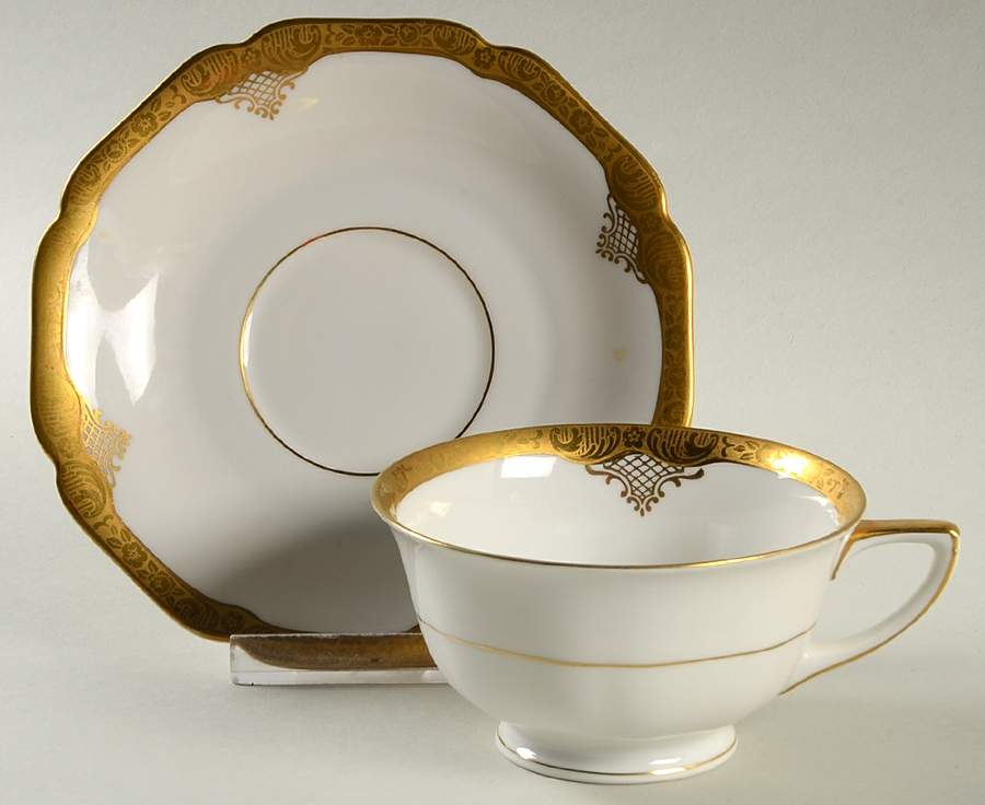 HC611 Footed Cup & Saucer Set by Heinrich - H&C-1