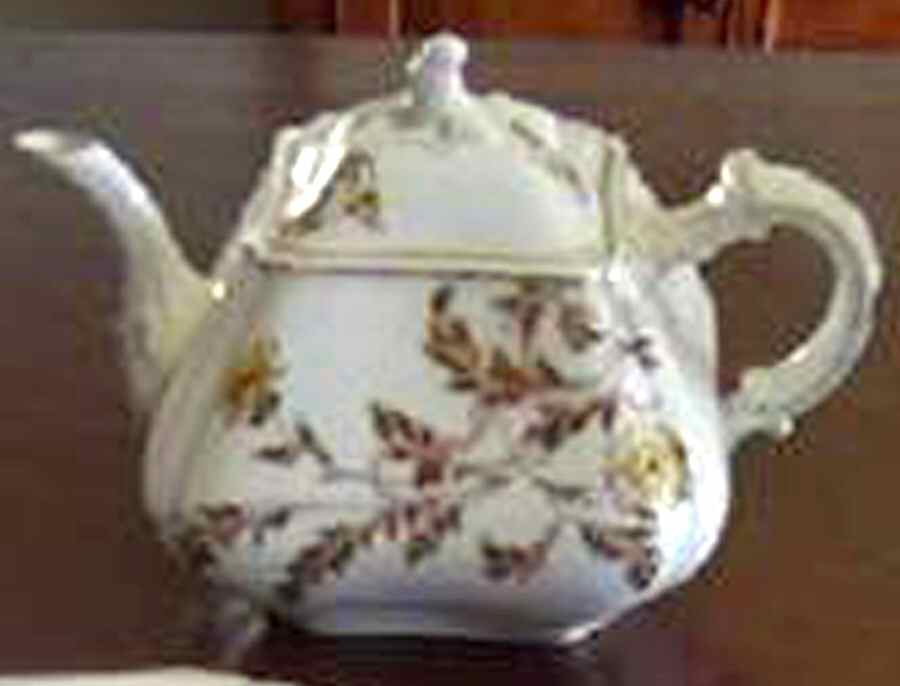 H1098 Teapot & Lid by Haviland-1