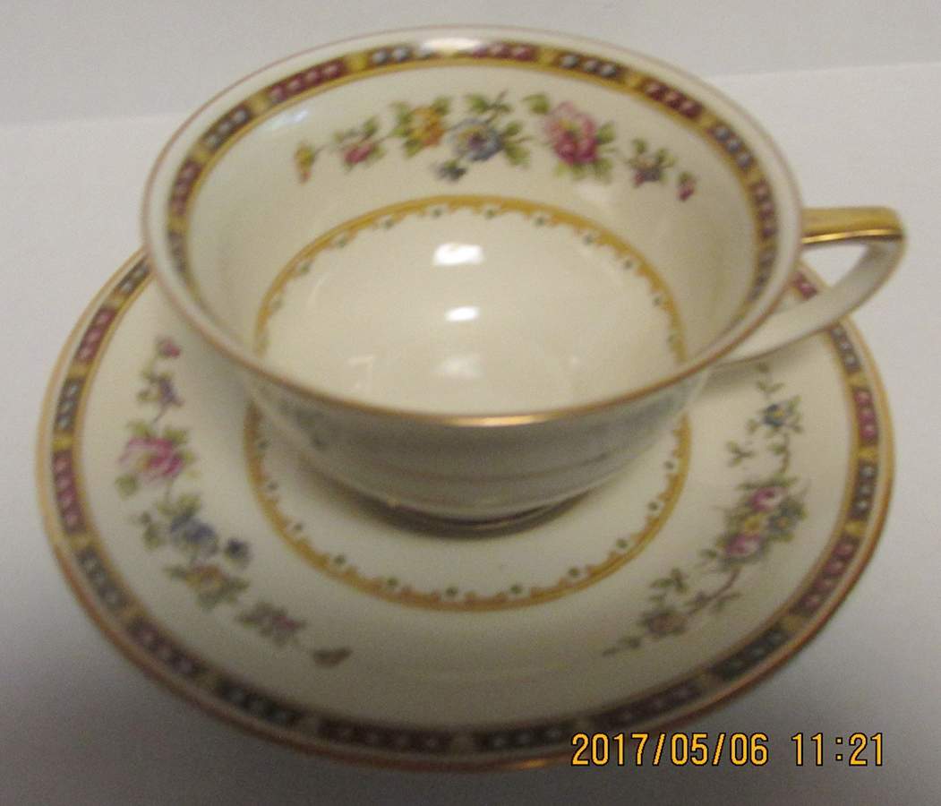 15784 Footed Cup & Saucer Set by Heinrich - H&C-1