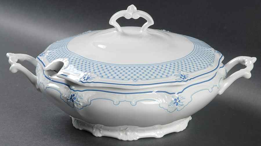 Estelle Round Covered Vegetable by Hutschenreuther-1