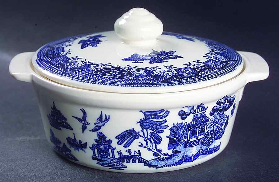 Blue Willow Individual Casserole & Lid by Heritage Mint-1