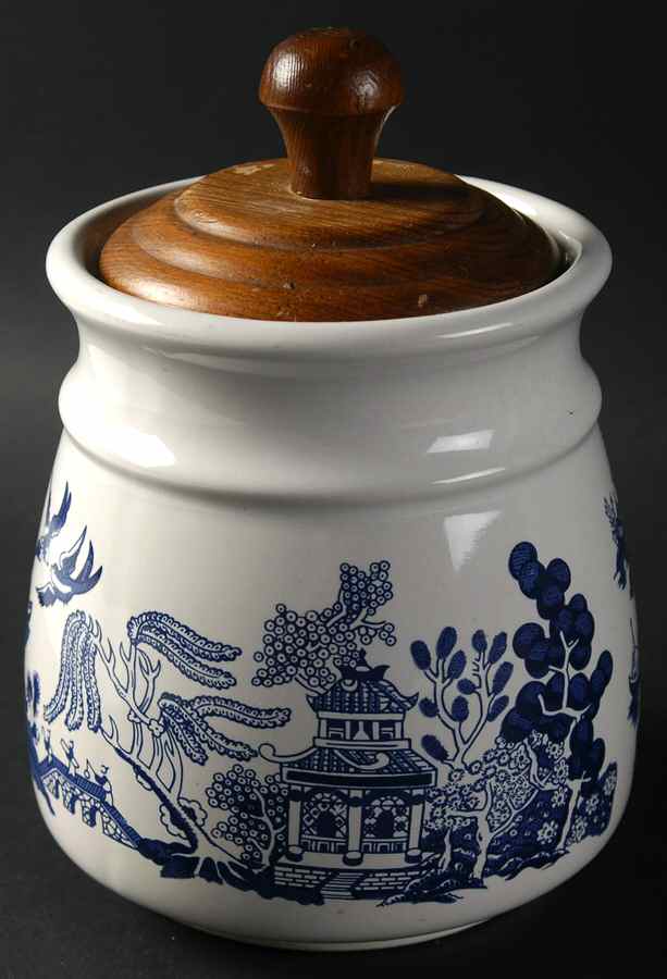Blue Willow Medium Canister & Lid by Heritage Mint-1