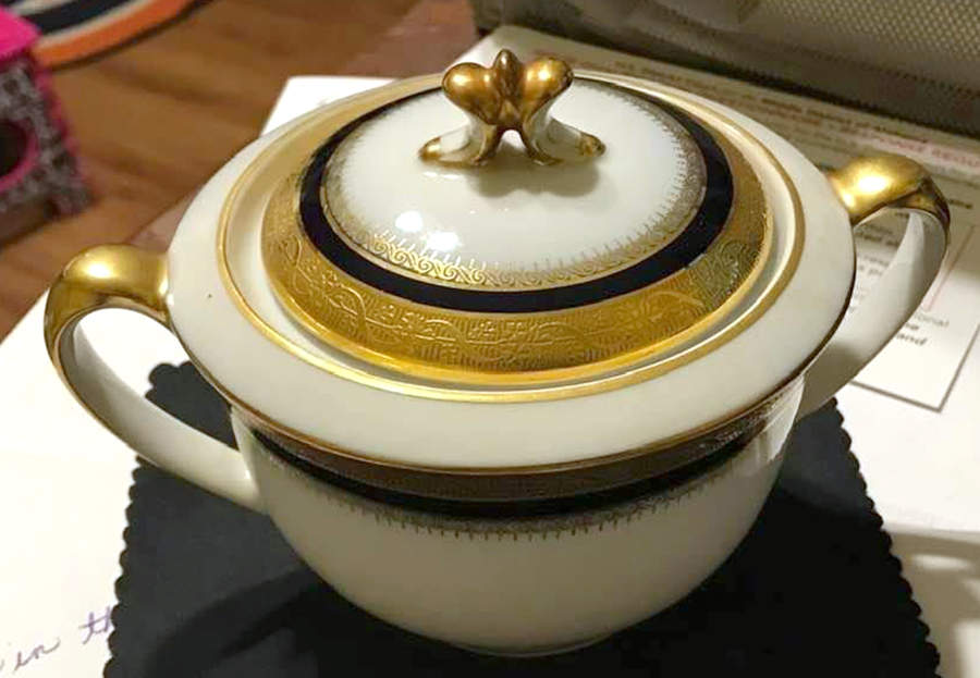 60499 Sugar Bowl & Lid by Hutschenreuther-1