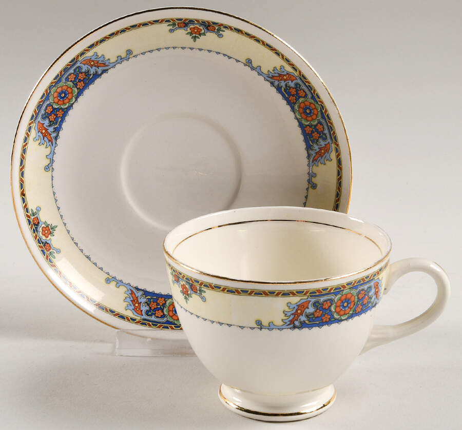 N1586 Footed Cup & Saucer Set by Homer Laughlin -1