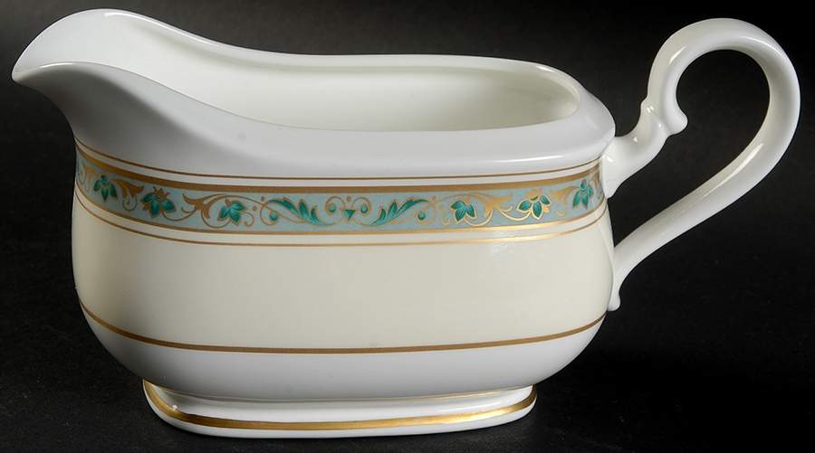 Villa Medici Gravy Boat by Heinrich - H&C-1