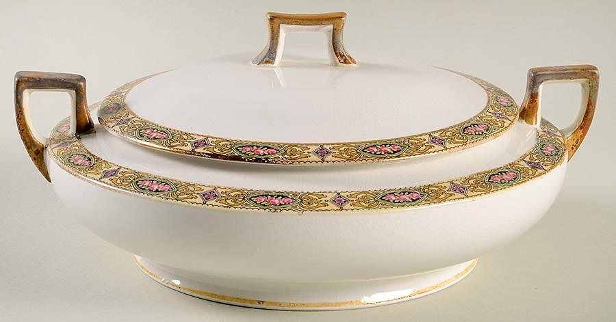 Vandemere Round Covered Vegetable by Homer Laughlin -1
