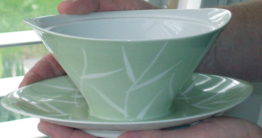 Manila Gravy Boat w/Attached Underplate No Lid by Hutschenreuther-1
