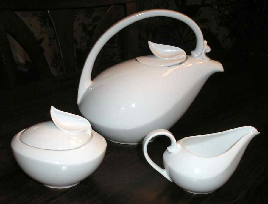 Amaris Teapot & Lid by Hutschenreuther-1