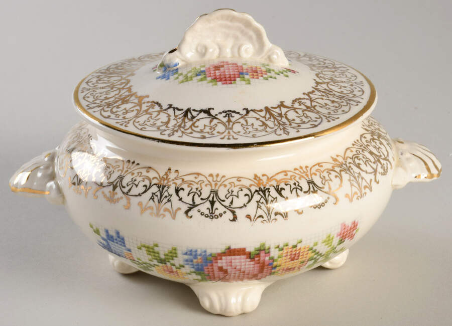 HLC1178 Sugar Bowl & Lid by Homer Laughlin -1