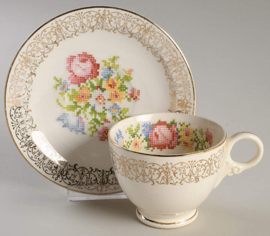 HLC1178 Footed Cup & Saucer Set by Homer Laughlin -1