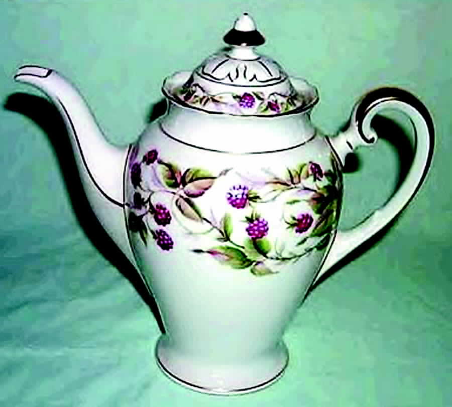 Red Raspberry Coffee Pot & Lid by Hutschenreuther-1