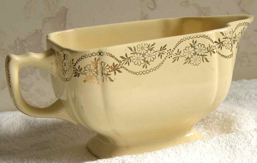 HLC1180 Creamer by Homer Laughlin -1
