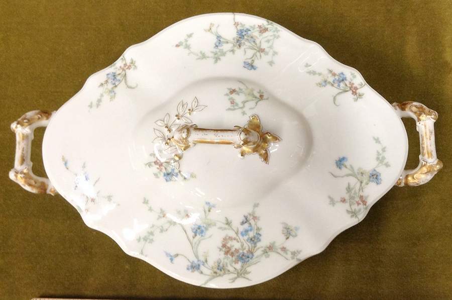 Schleiger 1018-1 Oval Covered Vegetable by Haviland-1
