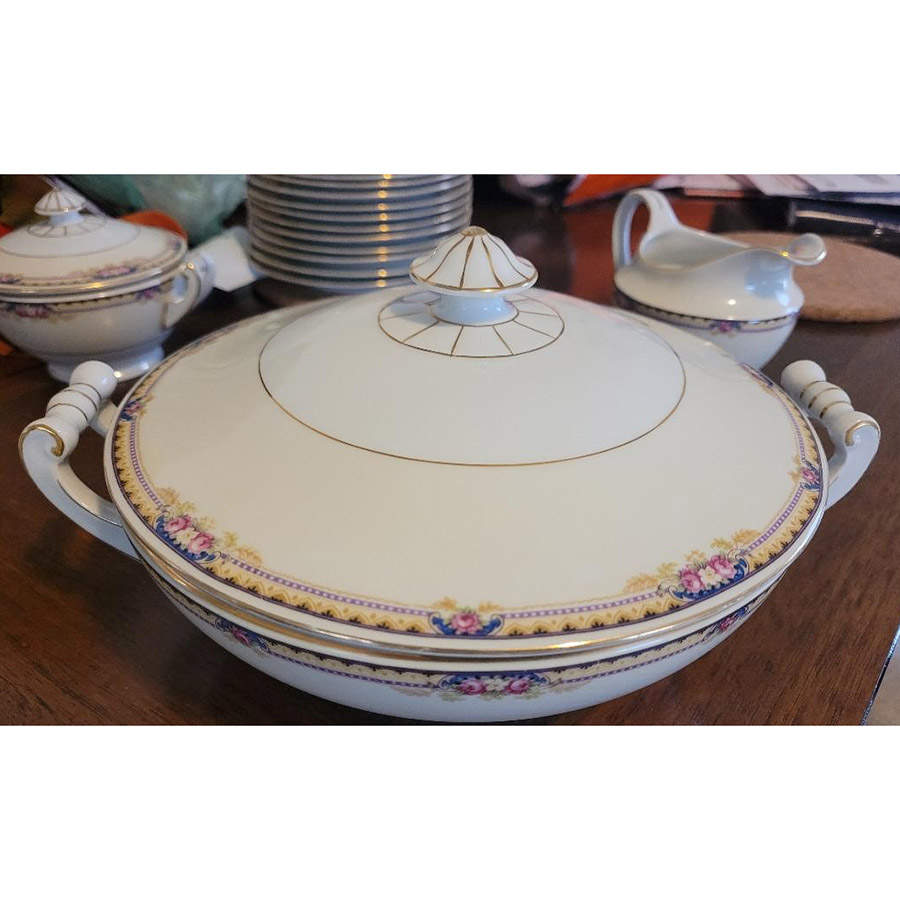 HWC9 Round Covered Vegetable by HW (Germany, Czech)-1