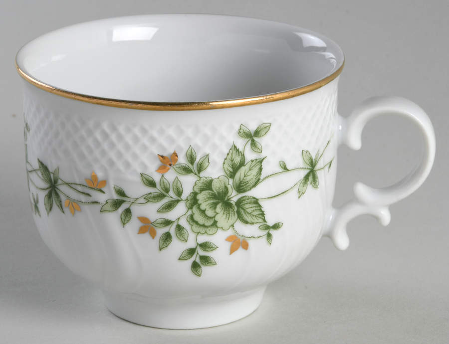 HLH1 Footed Cup by Hollohaza-1