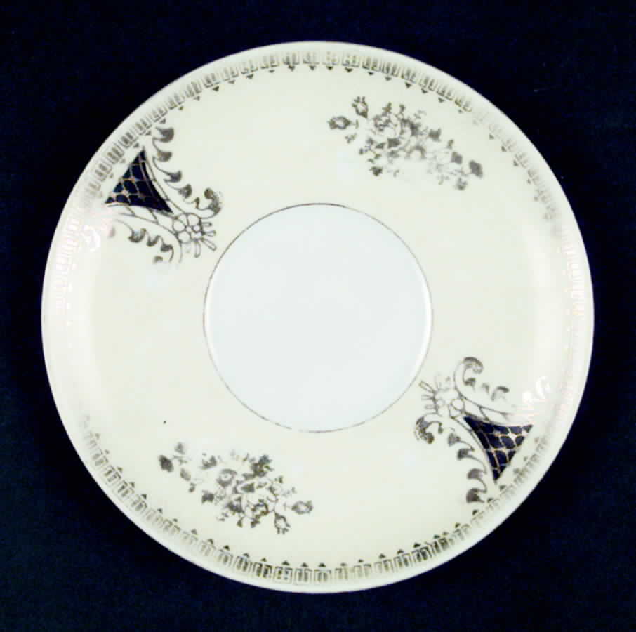 HUT812 Saucer by Hutschenreuther-1