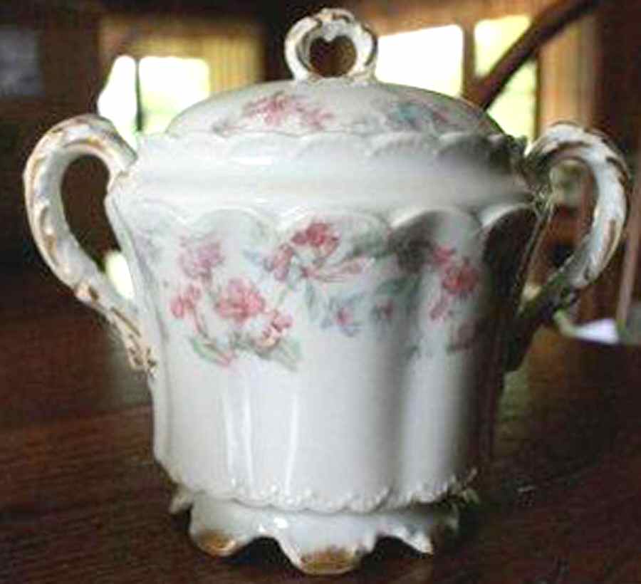 Schleiger 32G Sugar Bowl & Lid by Haviland-1