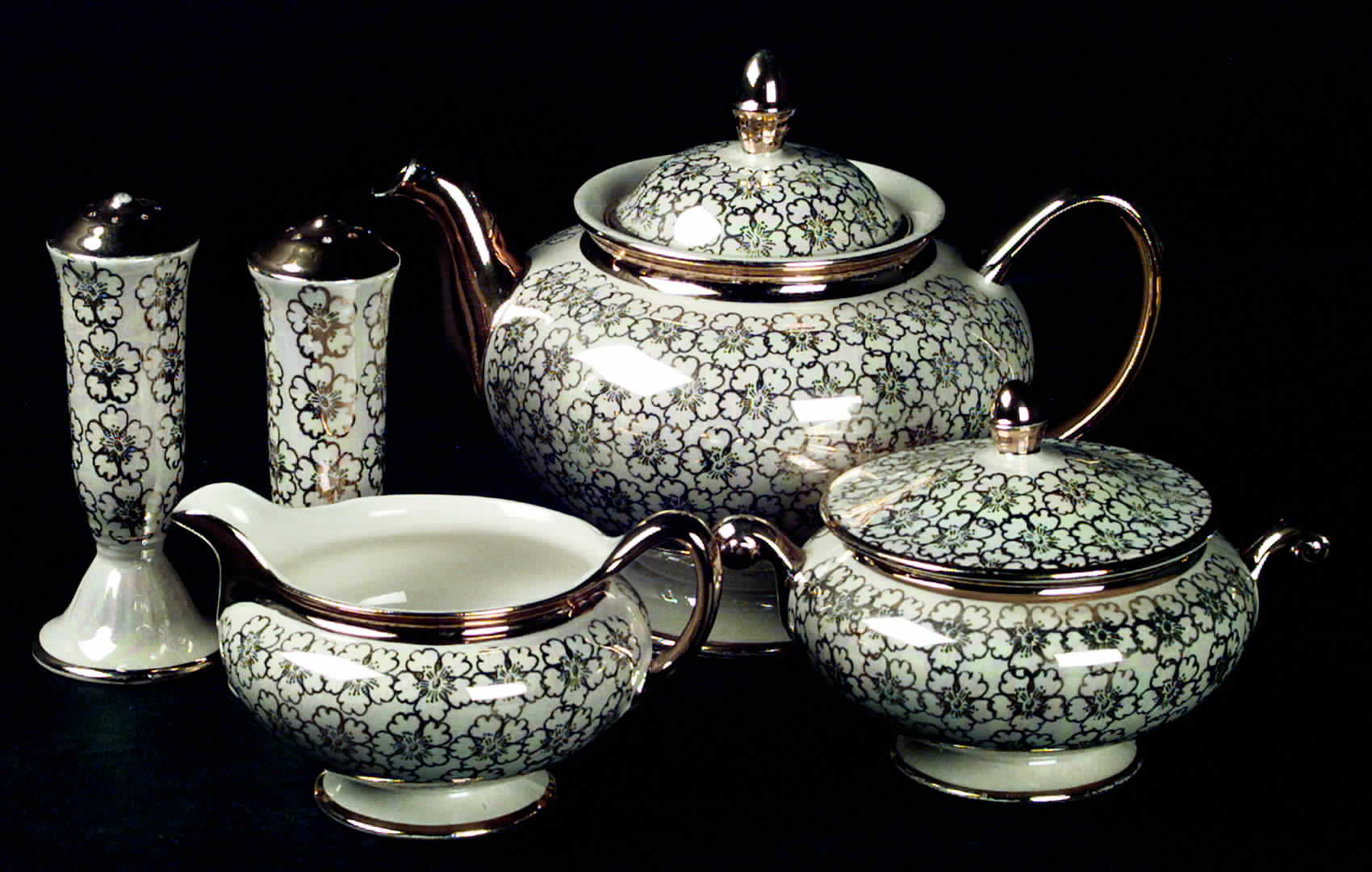 HLC1195 Salt & Pepper Set by Homer Laughlin -1
