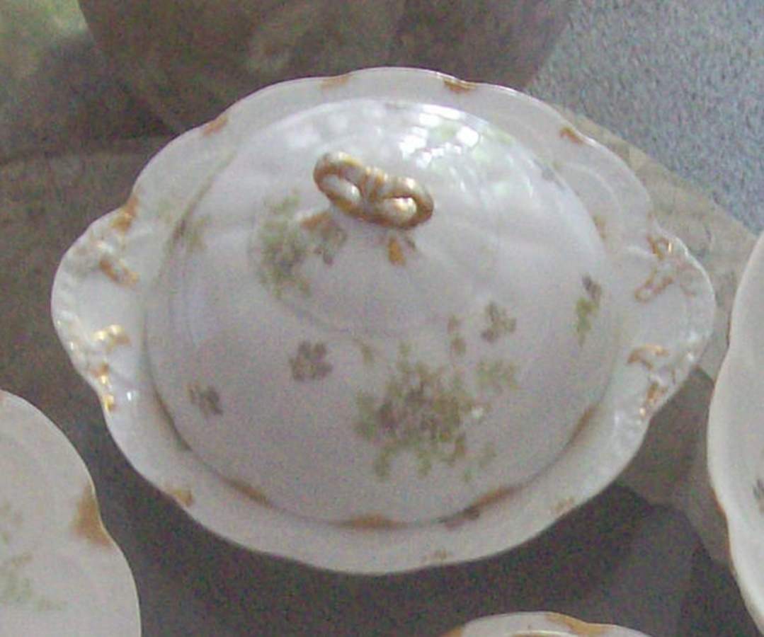 Schleiger 52x Round Covered Butter by Haviland-1