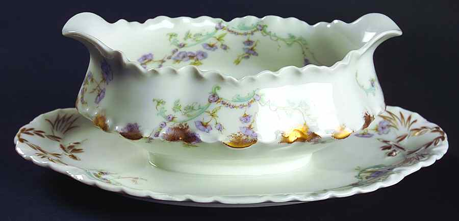 Schleiger 63c Gravy Boat with Attached Underplate by Haviland-1