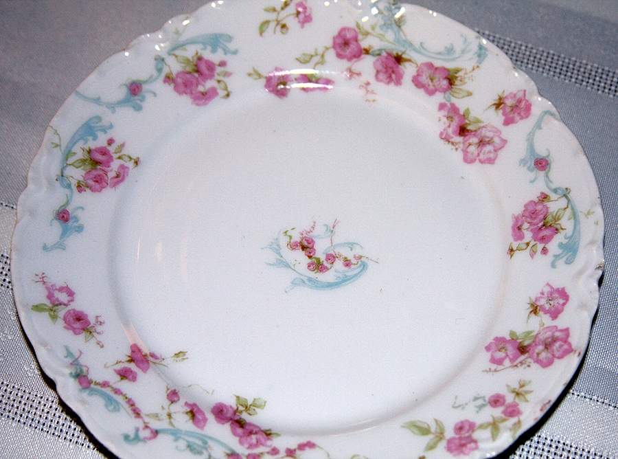 Schleiger 63h Dinner Plate by Haviland-1