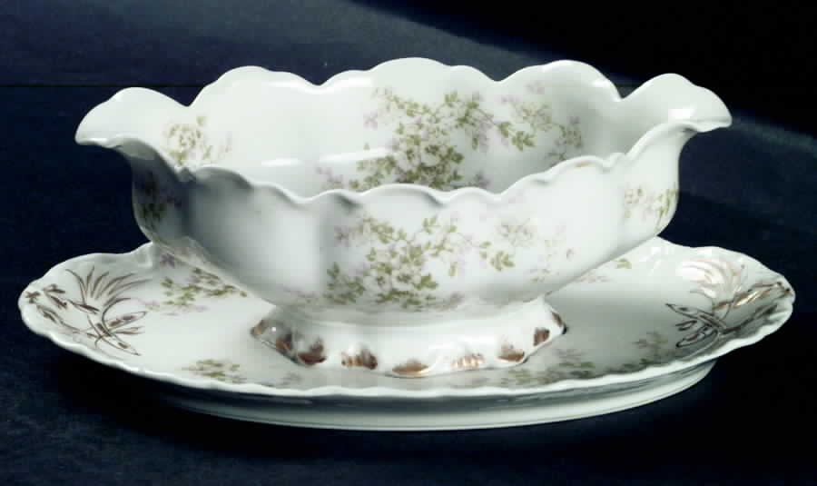 Schleiger 67i Gravy Boat with Attached Underplate by Haviland-1