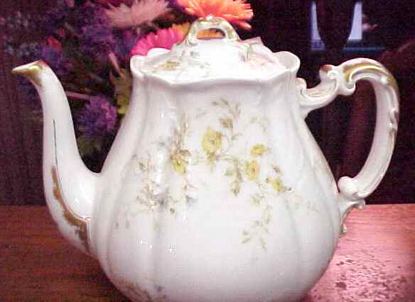 Schleiger 71e Teapot & Lid by Haviland-1