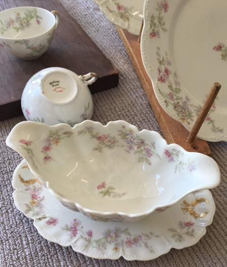 Schleiger 75a Gravy Boat with Attached Underplate by Haviland-1