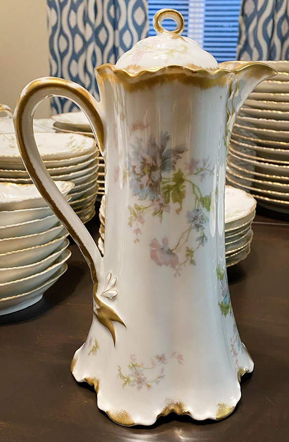 Schleiger 79f Chocolate Pot & Lid by Haviland-1