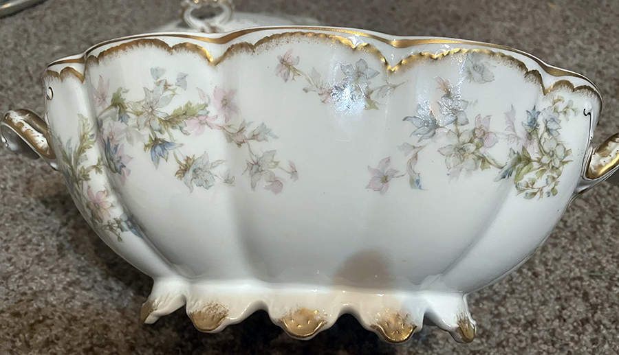 Schleiger 91m Tureen No Lid by Haviland-1