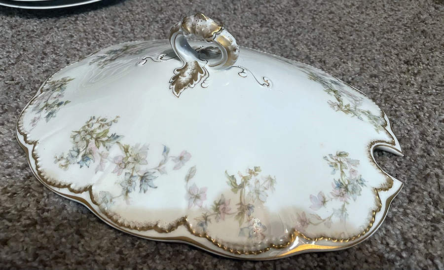 Schleiger 91m Lid for Tureen by Haviland-1