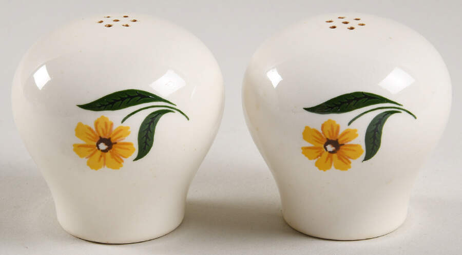 Yellow Daisy Salt & Pepper Set by Homer Laughlin -1