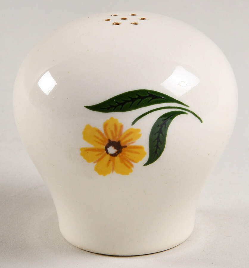 Yellow Daisy Salt Shaker by Homer Laughlin -1