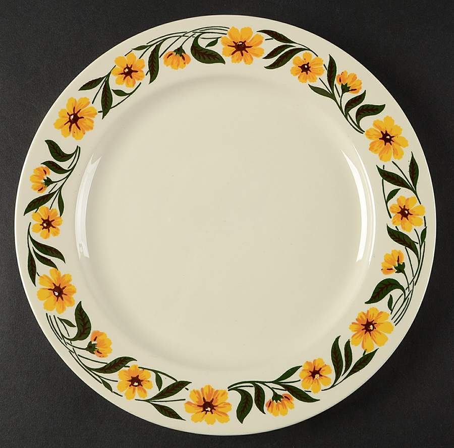 Yellow Daisy Dinner Plate by Homer Laughlin -1